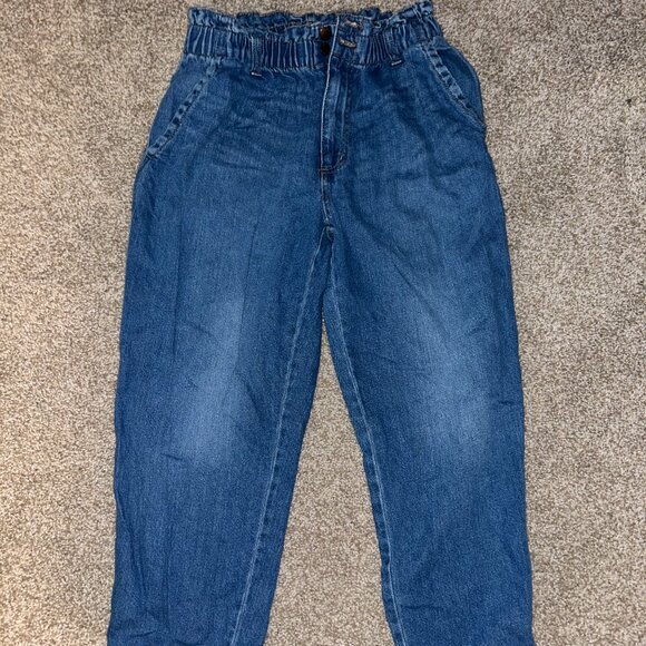 Jeans - Picture 1 of 2